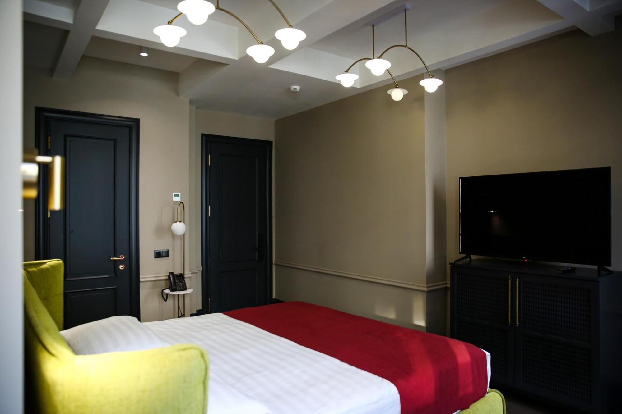 Hotel Retro Батуми Екстериор снимка