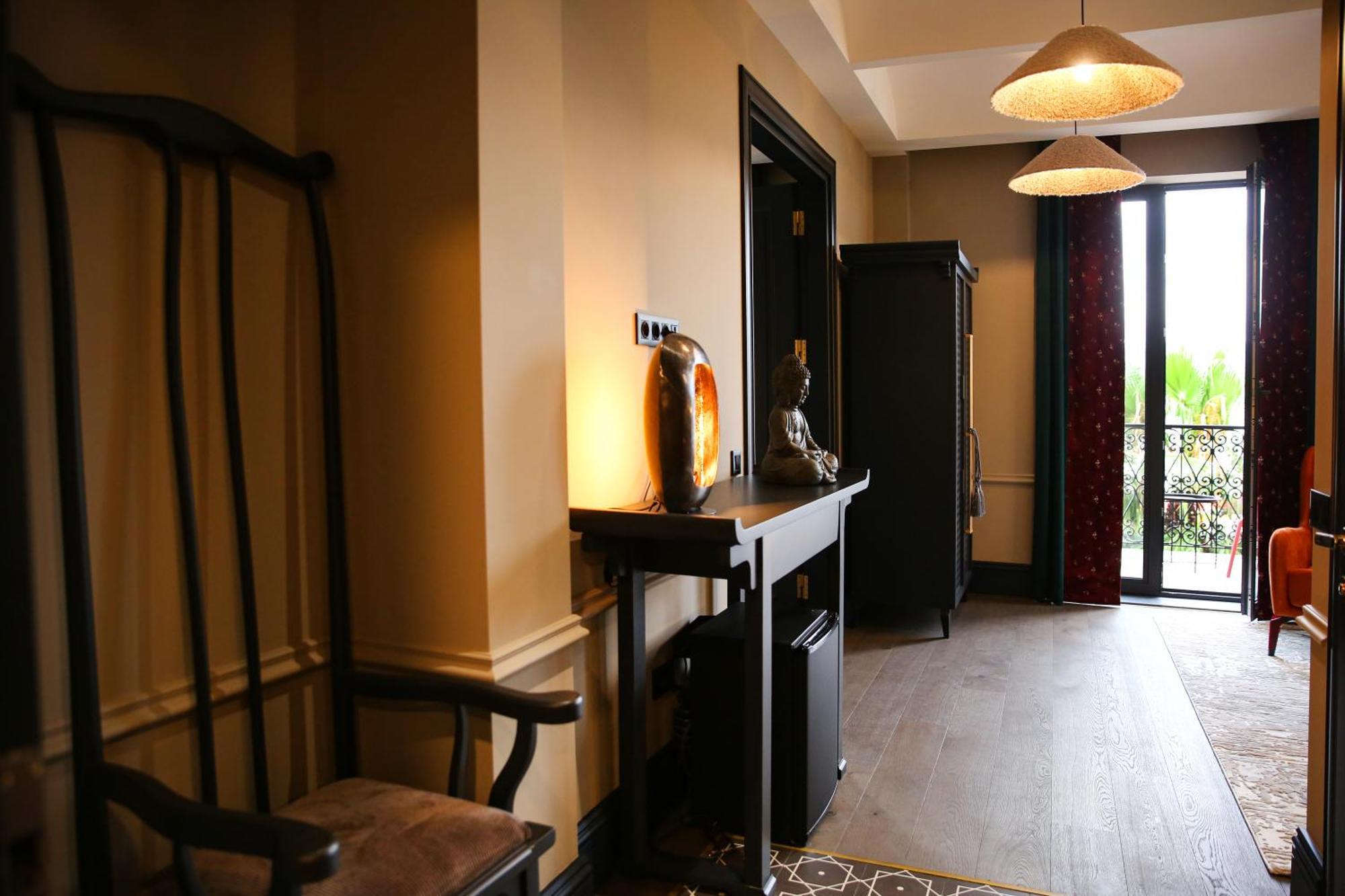 Hotel Retro Батуми Екстериор снимка