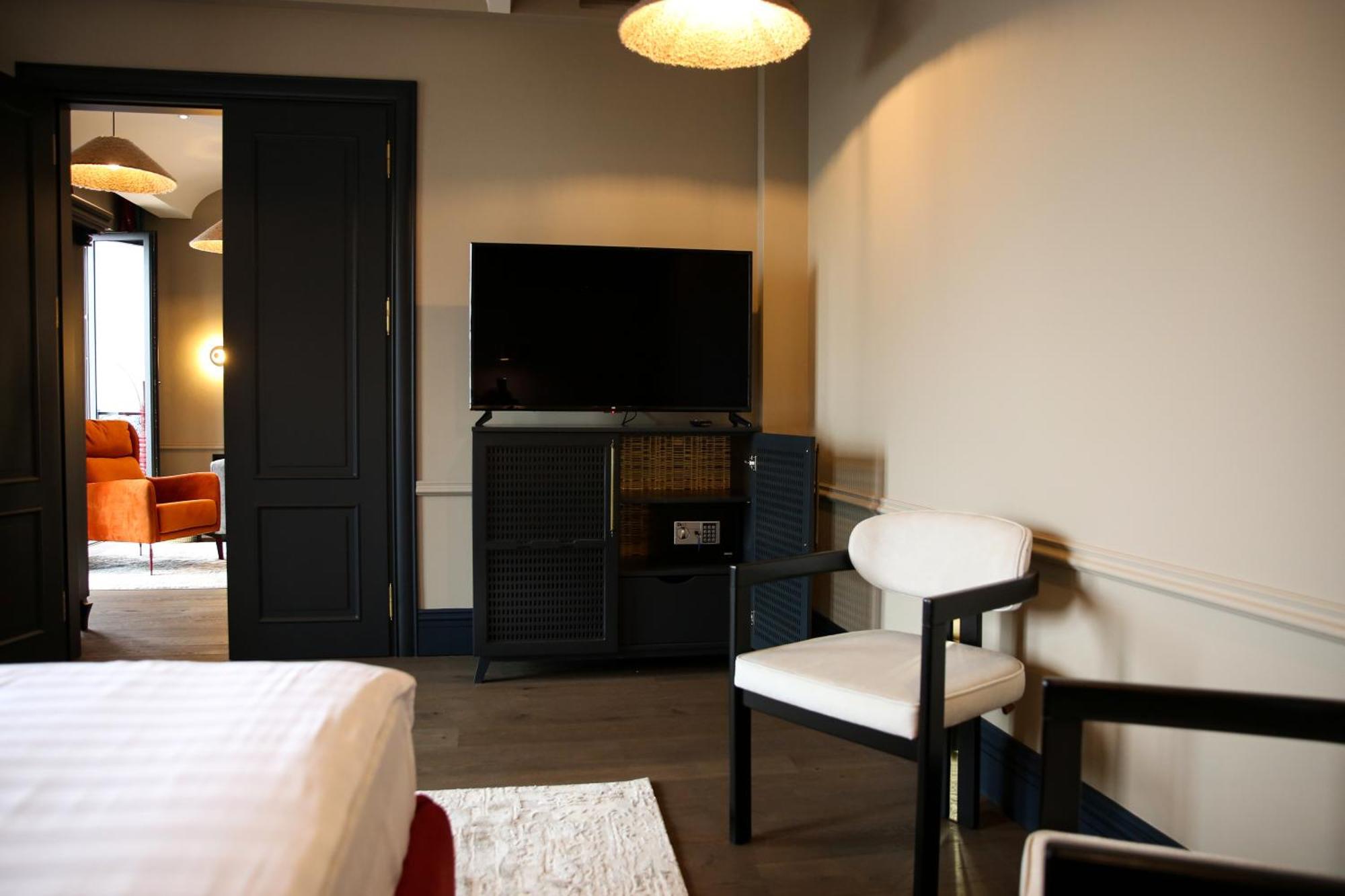 Hotel Retro Батуми Екстериор снимка