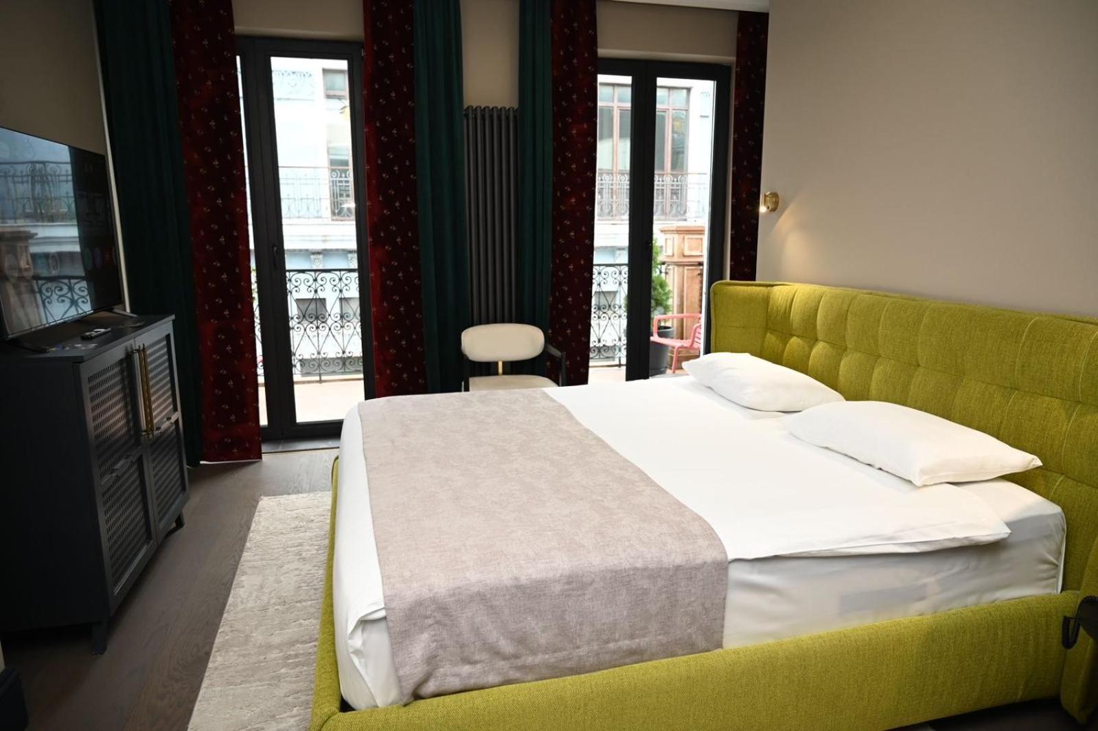 Hotel Retro Батуми Екстериор снимка